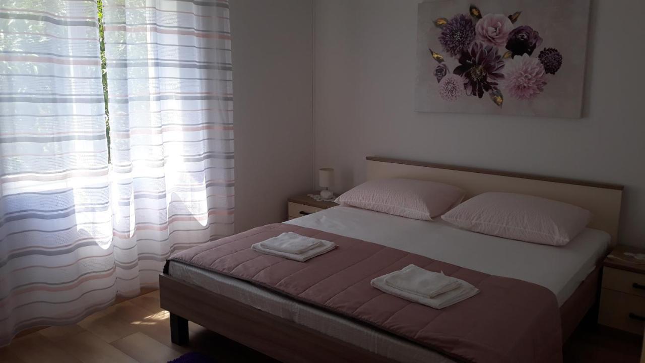Mini Apartment Petra - Rooms Purple & Green With Kitchen And Garden Dubrovnik Exterior foto
