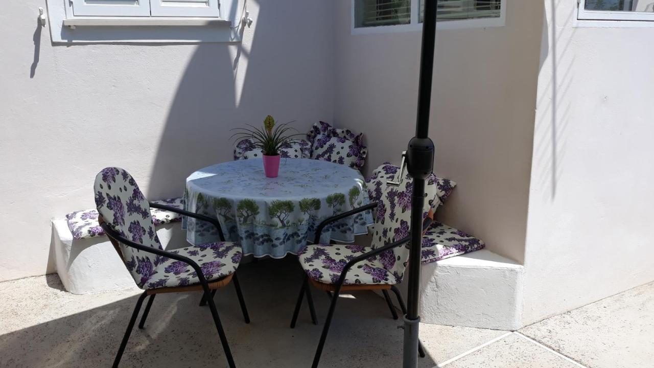 Mini Apartment Petra - Rooms Purple & Green With Kitchen And Garden Dubrovnik Exterior foto