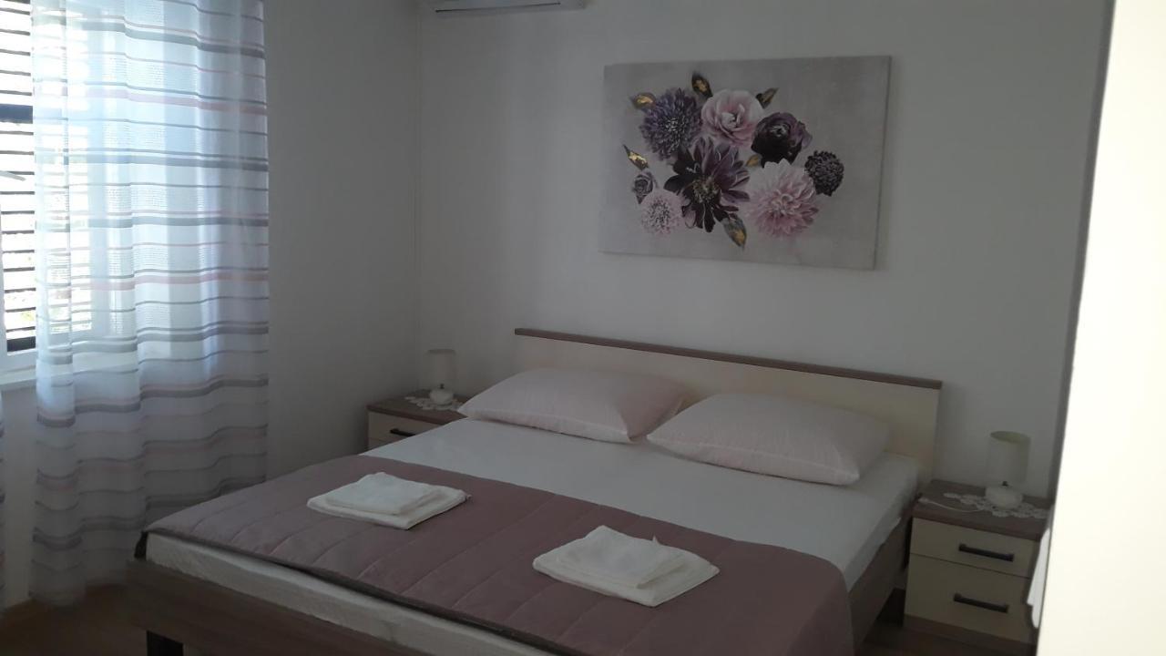 Mini Apartment Petra - Rooms Purple & Green With Kitchen And Garden Dubrovnik Zimmer foto