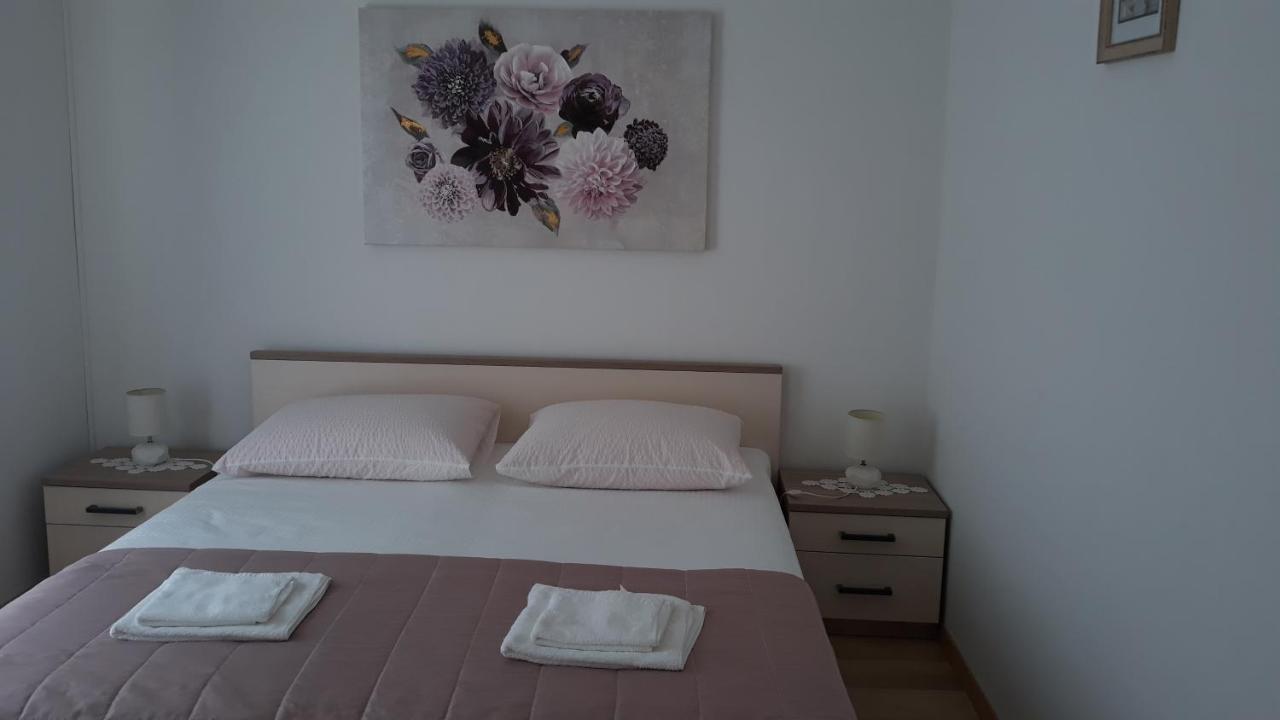 Mini Apartment Petra - Rooms Purple & Green With Kitchen And Garden Dubrovnik Exterior foto