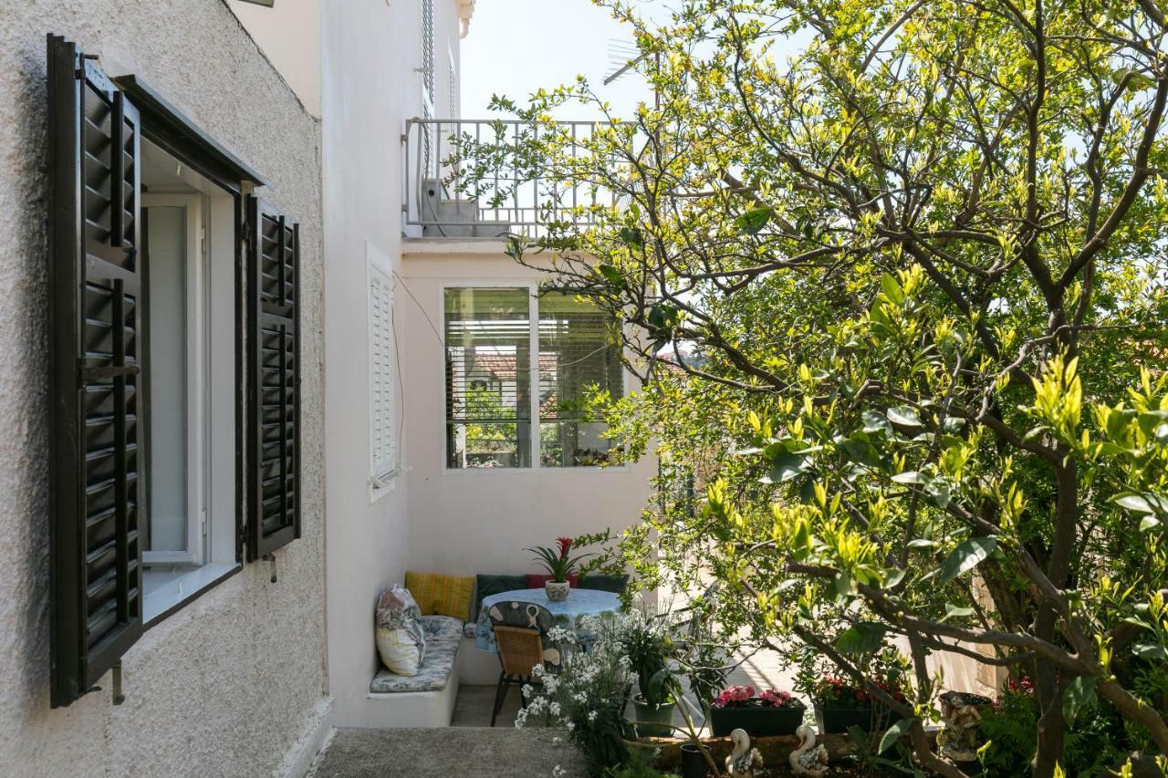 Mini Apartment Petra - Rooms Purple & Green With Kitchen And Garden Dubrovnik Exterior foto