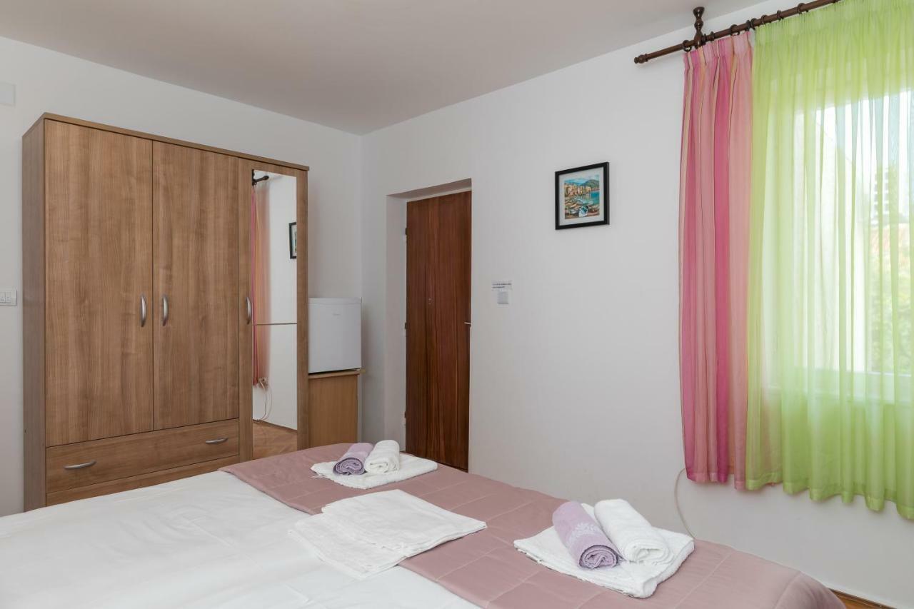 Mini Apartment Petra - Rooms Purple & Green With Kitchen And Garden Dubrovnik Exterior foto
