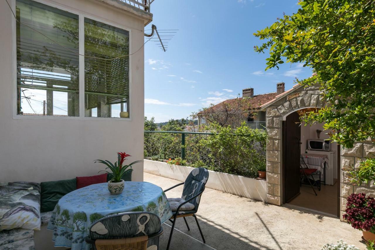Mini Apartment Petra - Rooms Purple & Green With Kitchen And Garden Dubrovnik Exterior foto