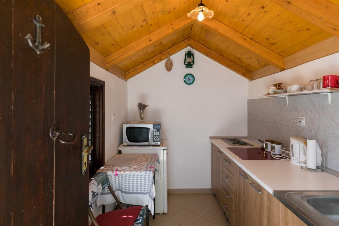 Mini Apartment Petra - Rooms Purple & Green With Kitchen And Garden Dubrovnik Exterior foto